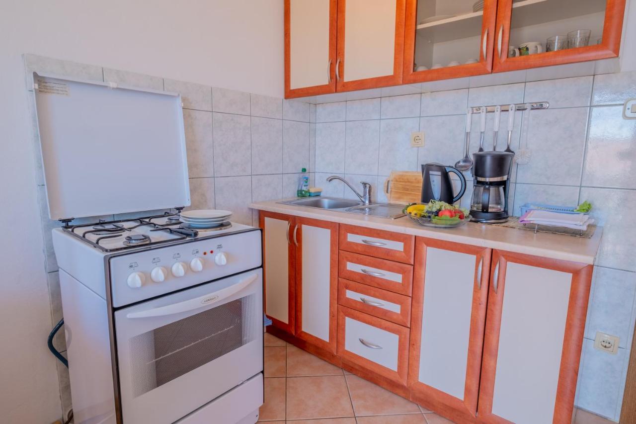 Cozy Apartments With Sea View Novi Vinodolski Exterior photo