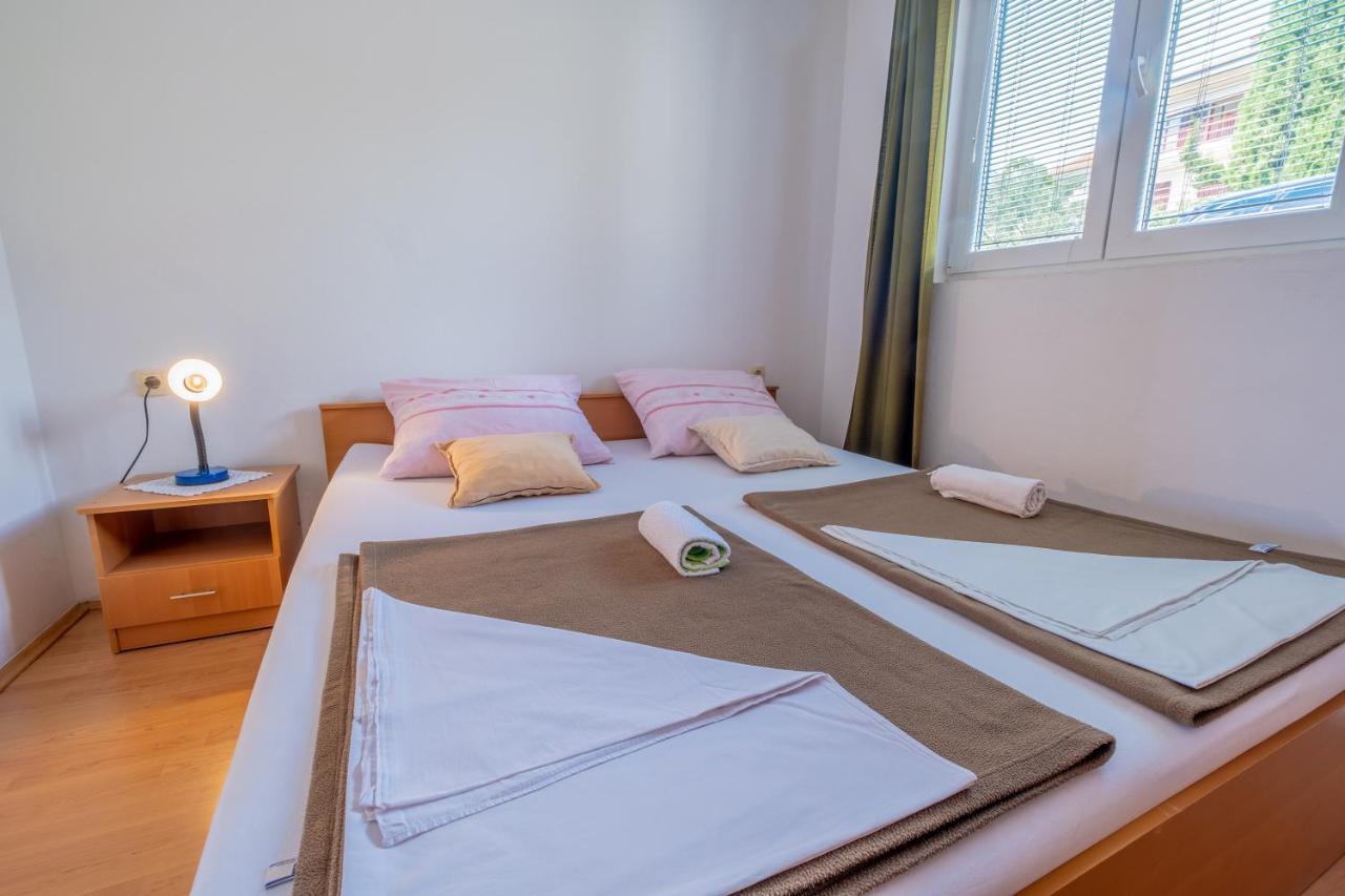 Cozy Apartments With Sea View Novi Vinodolski Exterior photo